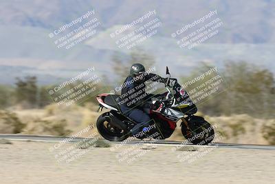 media/Dec-01-2025-Moto Forza (Mon) [[2daa91e15f]]/2-Intermediate Group/Session 3 (Turn 7 Inside Pans)/